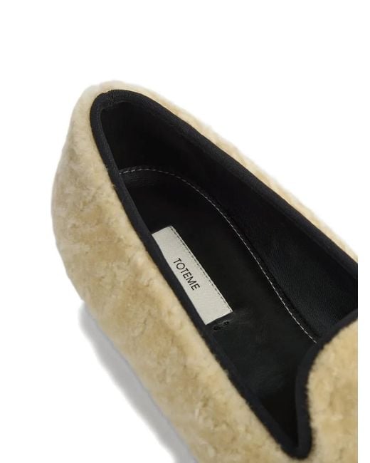 Totême Natural Mocassins En Peau Lainée