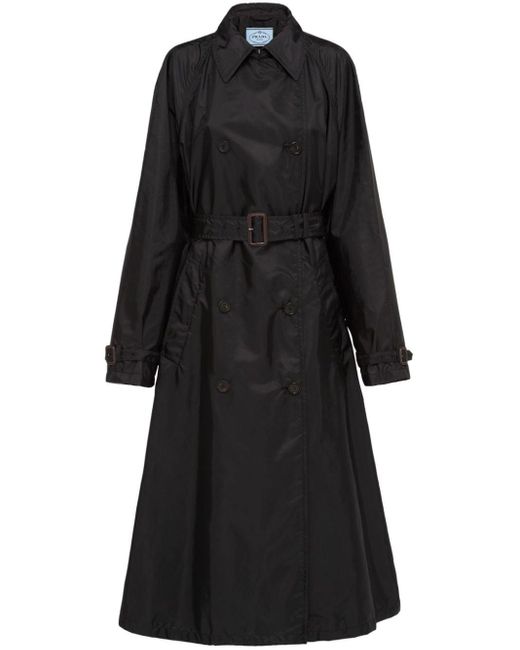 Cappotto in Re-Nylon con logo triangolare di Prada in Black