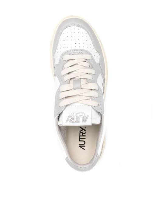 Autry White Women Medalist Low Sneakers