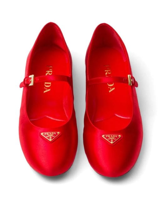 Ballerine Mary Jane in raso con logo di Prada in Red