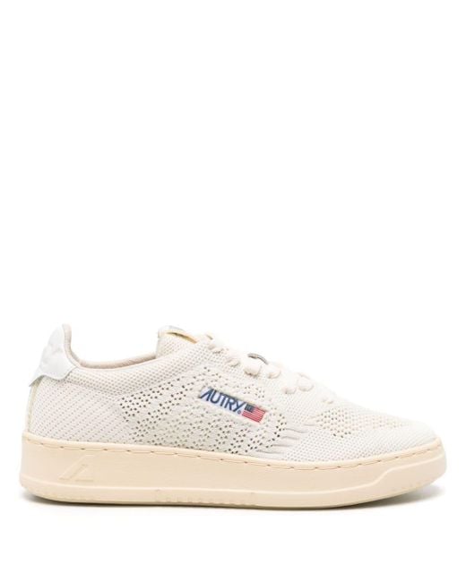 Autry White Lochstrick-Sneakers mit Logo-Patch