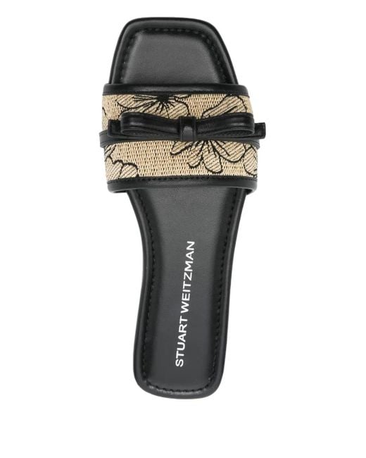 Stuart Weitzman Slippers Met Bloemendetail in het Black