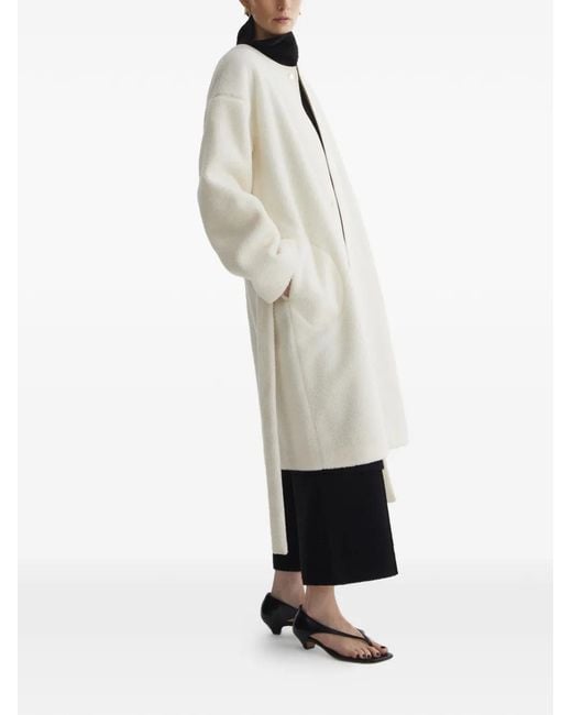 Aeron White Blizzard Mantel mit Gürtel