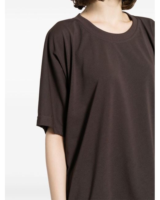 T-shirt drappeggiata di Pleats Please Issey Miyake in Brown
