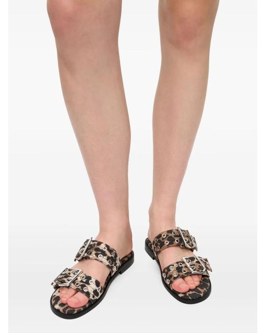 Ganni Black Animalier flache sandale mit schnallen