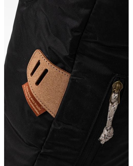 Doughnut Black Logo-Patch Buckle-Fastening Backpack