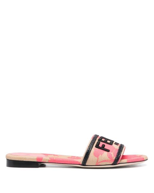 Sandalias slip-on con logo bordado Fendi de color Pink