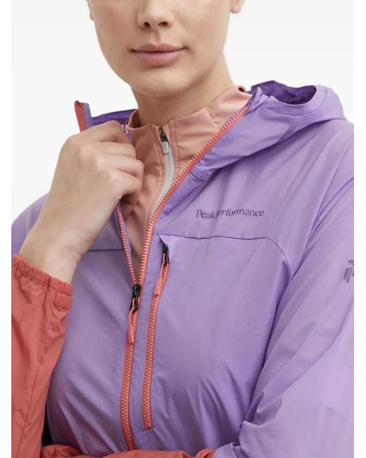 Peak Performance Jack Met Colourblocking En Capuchon in het Purple