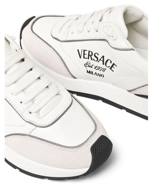 Versace White Sneakers mit Logo-Stickerei