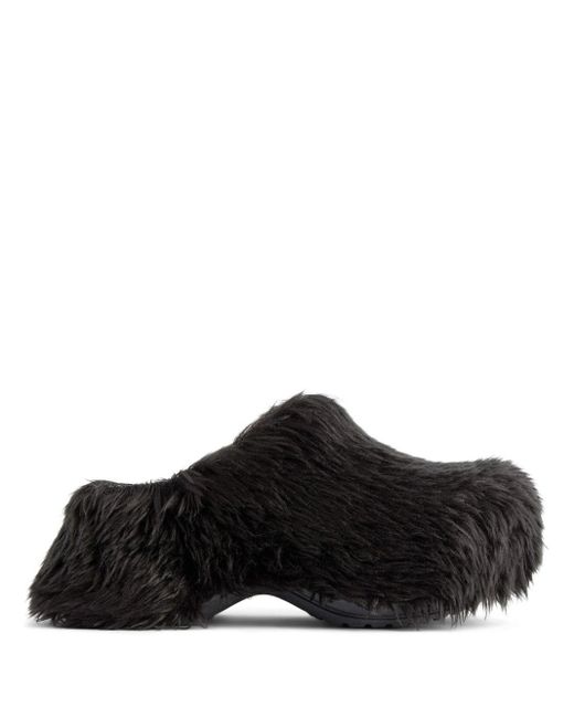 Mules con pelo artificial de x CrocsTM Balenciaga de hombre de color Black