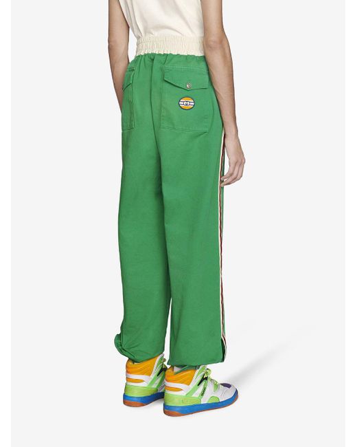 Gucci Trainingsbroek Met Logo in het Groen - Lyst