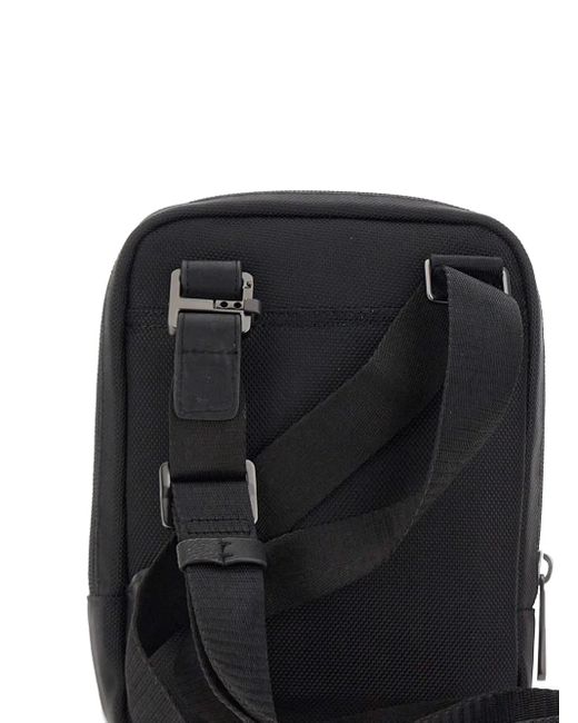 Piquadro Black Zip-Fastening Embossed-Logo Messenger Bag for men