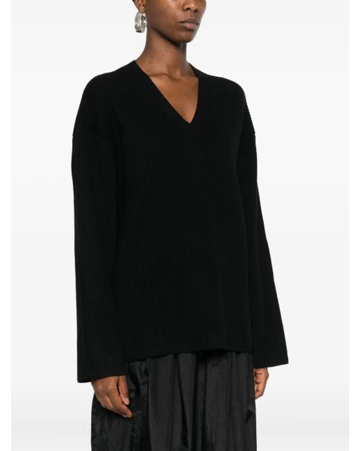6397 Black Ribbed V-Neck Jumper