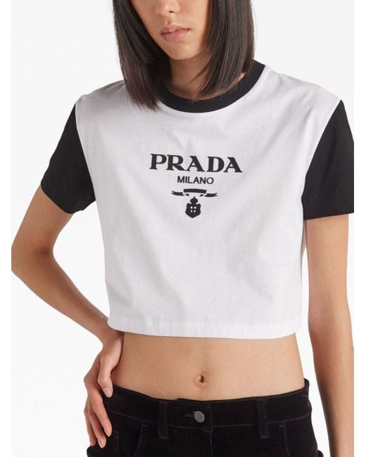 T-shirt crop con stampa di Prada in White