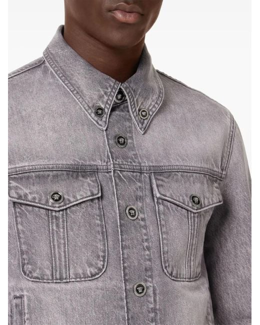 Chaqueta vaquera con botones Medusa Head Versace de hombre de color Gray