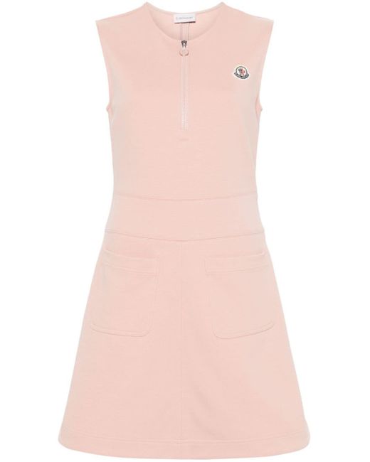 Vestido corto con aplique del logo Moncler de color Pink