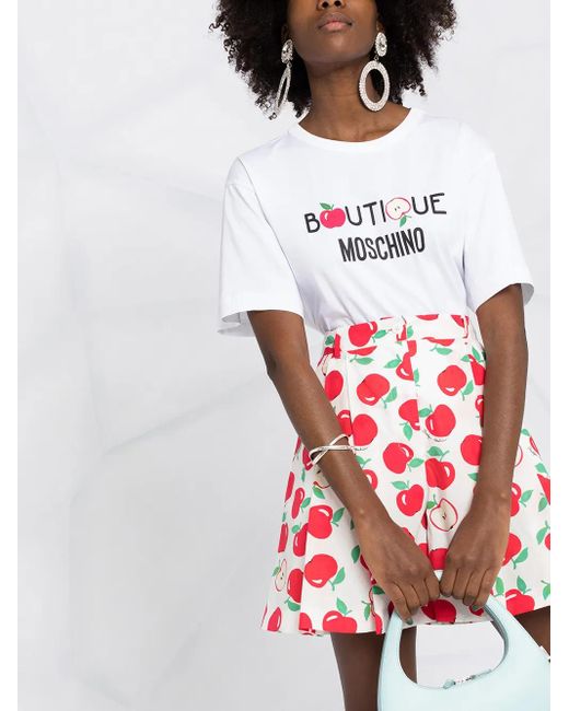 Boutique Moschino White Apple Print Pleated Shorts