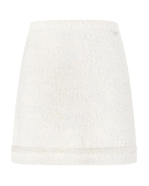 Falda corta de tweed Genny de color White