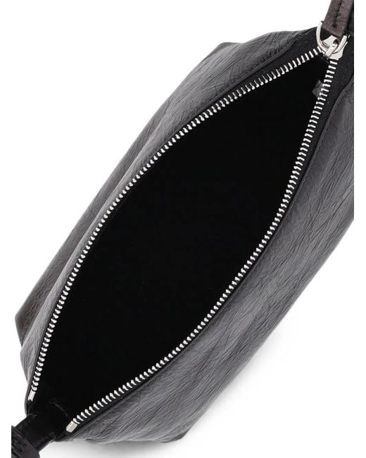 Borsa Vanity Pouch Piccola di Fendi in Black