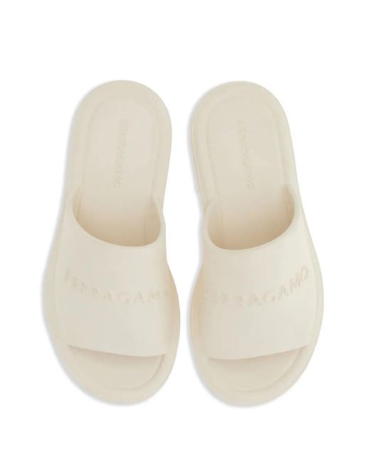 Ferragamo White Pantoletten Mit Logo-Prägung