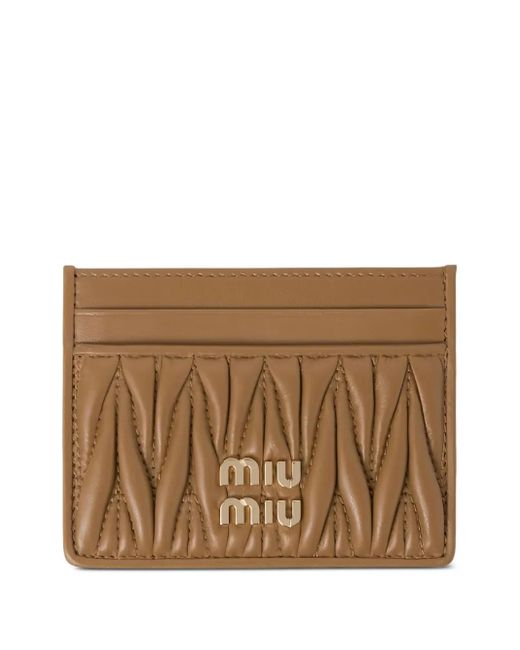 Tarjetero de piel y matelassé Miu Miu de color Brown