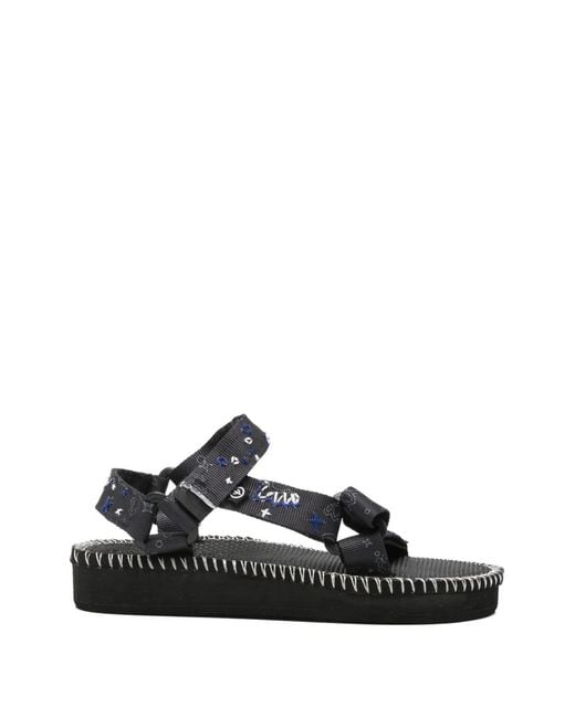 ARIZONA LOVE White Trekky Embroidered Blanket-Stitched Sandals