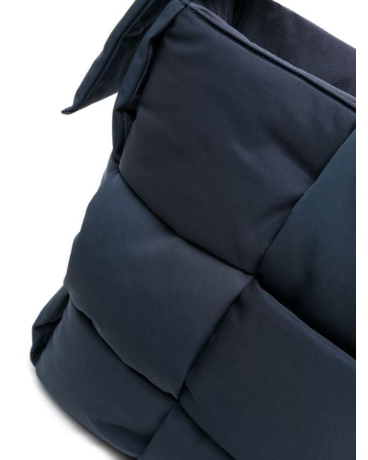 Grand sac à main Arco à design matelassé Bottega Veneta pour homme en coloris Blue