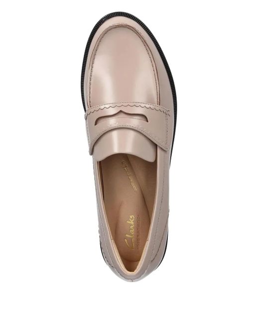 Clarks Natural Loafer Mit Kontrastnähten