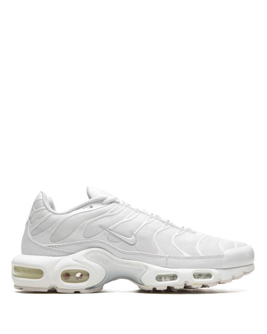 all white air max plus