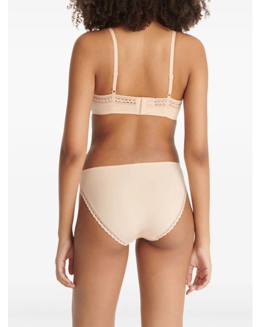 Eres Natural Flash Briefs