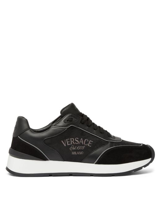 Zapatillas con logo bordado Versace de hombre de color Black