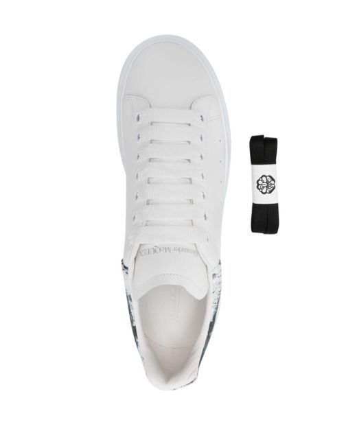 Sneakers oversize in pelle di Alexander McQueen in White da Uomo