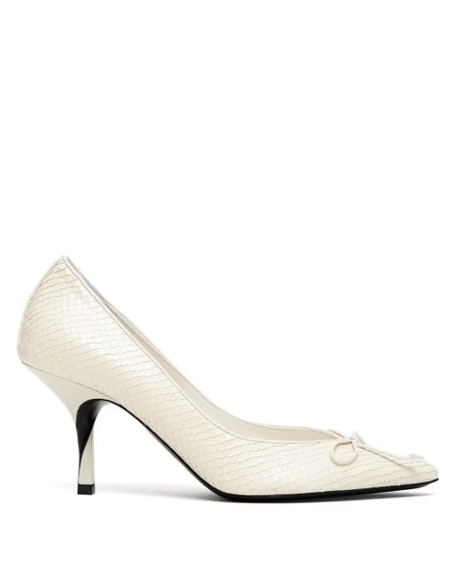 Escarpins Tourni À Effet Peau De Python Jacquemus en coloris White