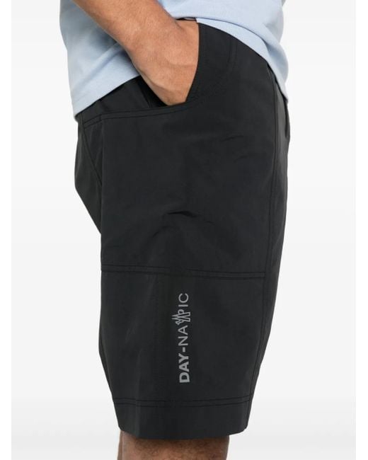Bermudas con logo en relieve Moncler de hombre de color Black