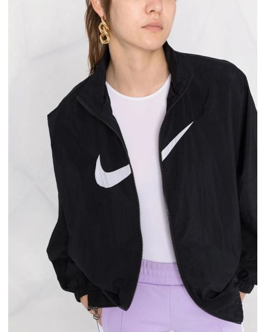 Giacca A Collo Alto Con Logo Swoosh di Nike in Black