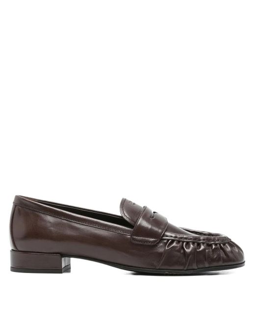 Prada Leren Loafers Met Plooien in het Brown