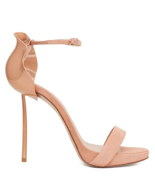 Le Silla White Petalo Sandalen mit mandelförmiger Kappe