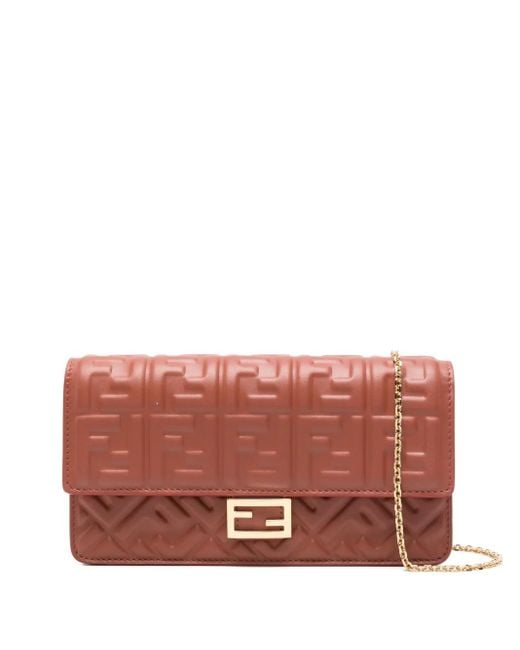 Fendi Baguette Gewatteerde Clutch Met Logoplakkaat in het Red