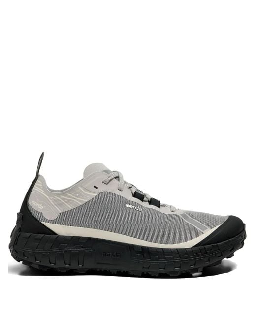 001A mesh-panel sneakers Norda de hombre de color White