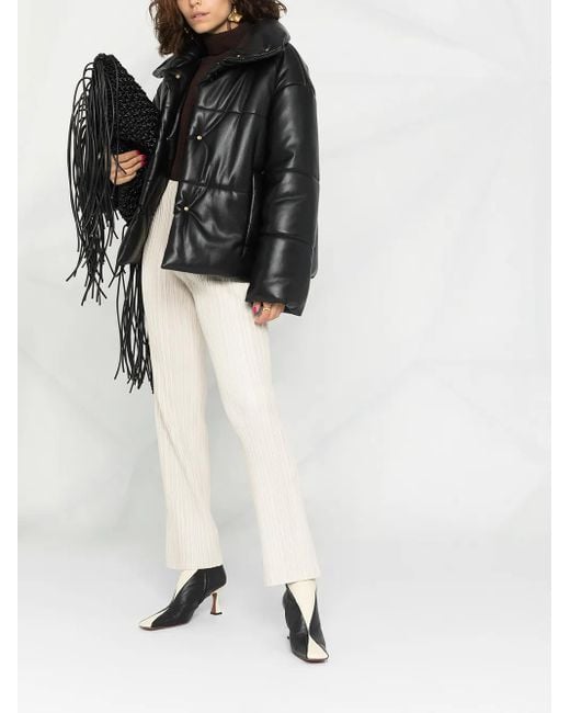 Pantalones rectos con pliegues Nanushka de color Multicolor