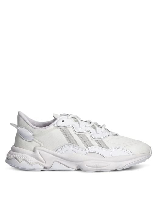Sneakers Ozweego Con Dettaglio A 3 Righe di Adidas in White