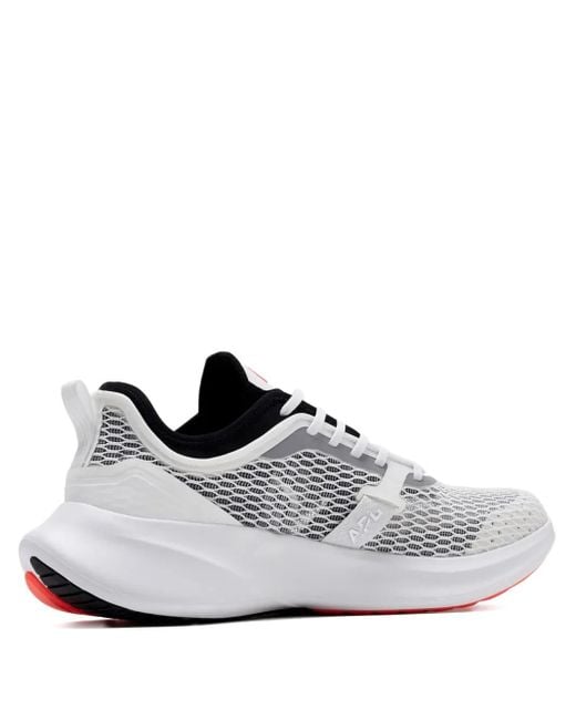 Athletic Propulsion Labs White Euphoria Sneakers mit Mesh-Einsätzen
