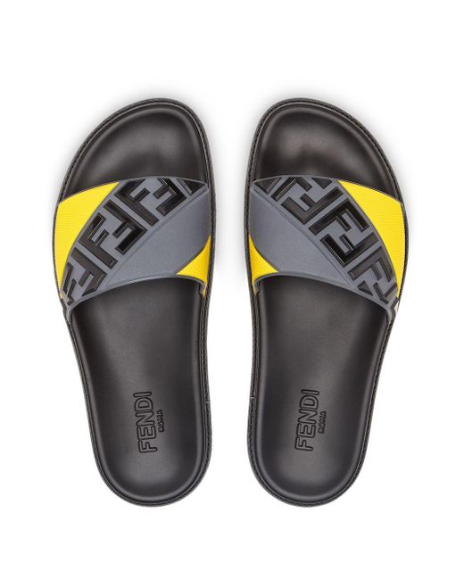 Fendi Slippers Met Logo-reliëf in het Grijs voor heren - Lyst