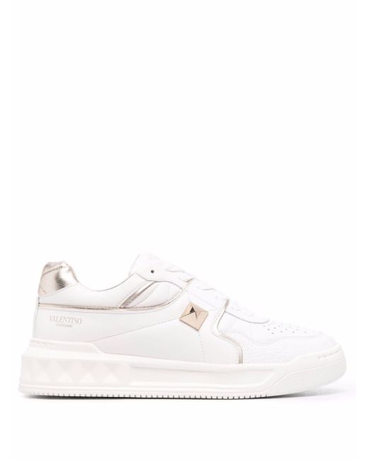 Valentino Garavani Leer Valentino Garavani One Stud Low-top Sneakers in het  Wit - Lyst