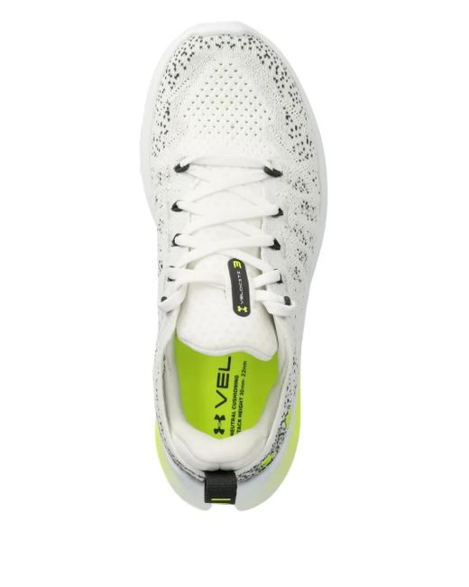 Sneakers Flow di Under Armour in White
