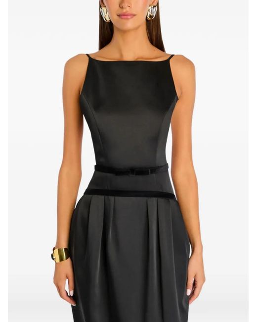 retroféte Black Robe En Velours À Encolure Carrée