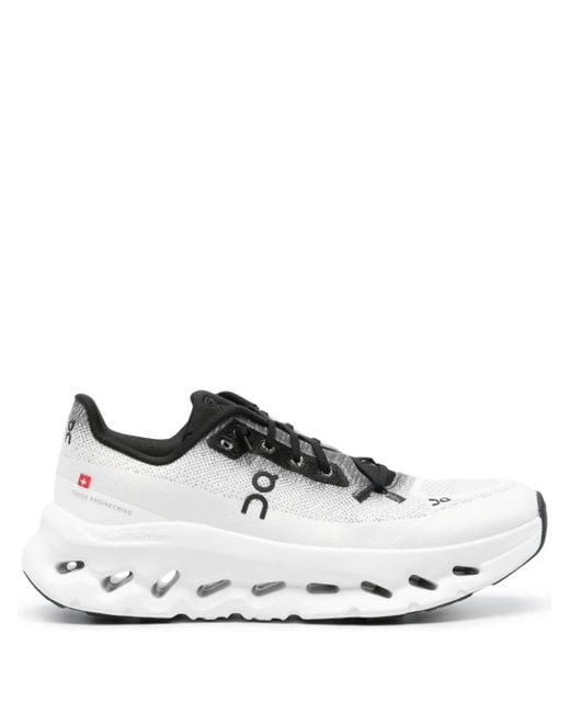 Sneakers con ricamo di On Shoes in White