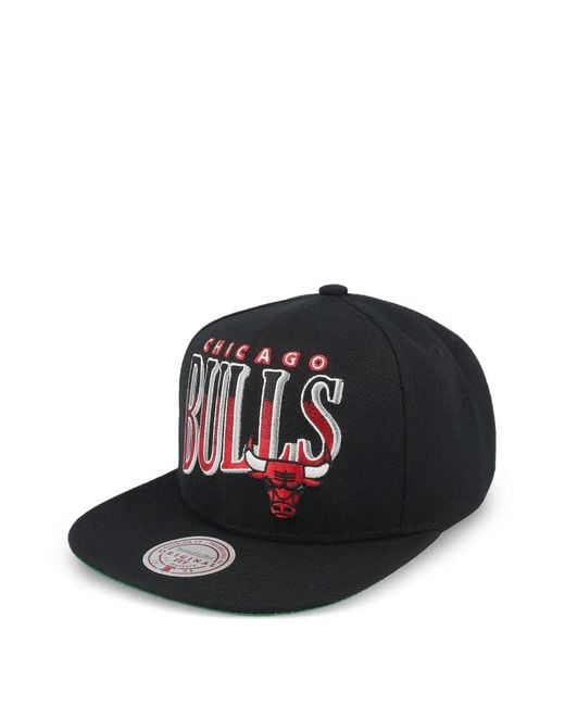 Mitchell & Ness Black Chicago Bulls Baseball Cap for men