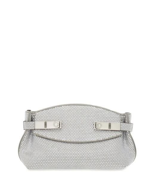 Pochette Hug À Ornements En Cristal Ferragamo en coloris Gray