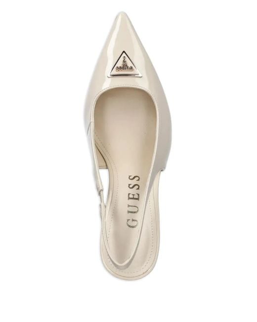 Pumps A Punta Con Cinturino Posteriore di Guess in White
